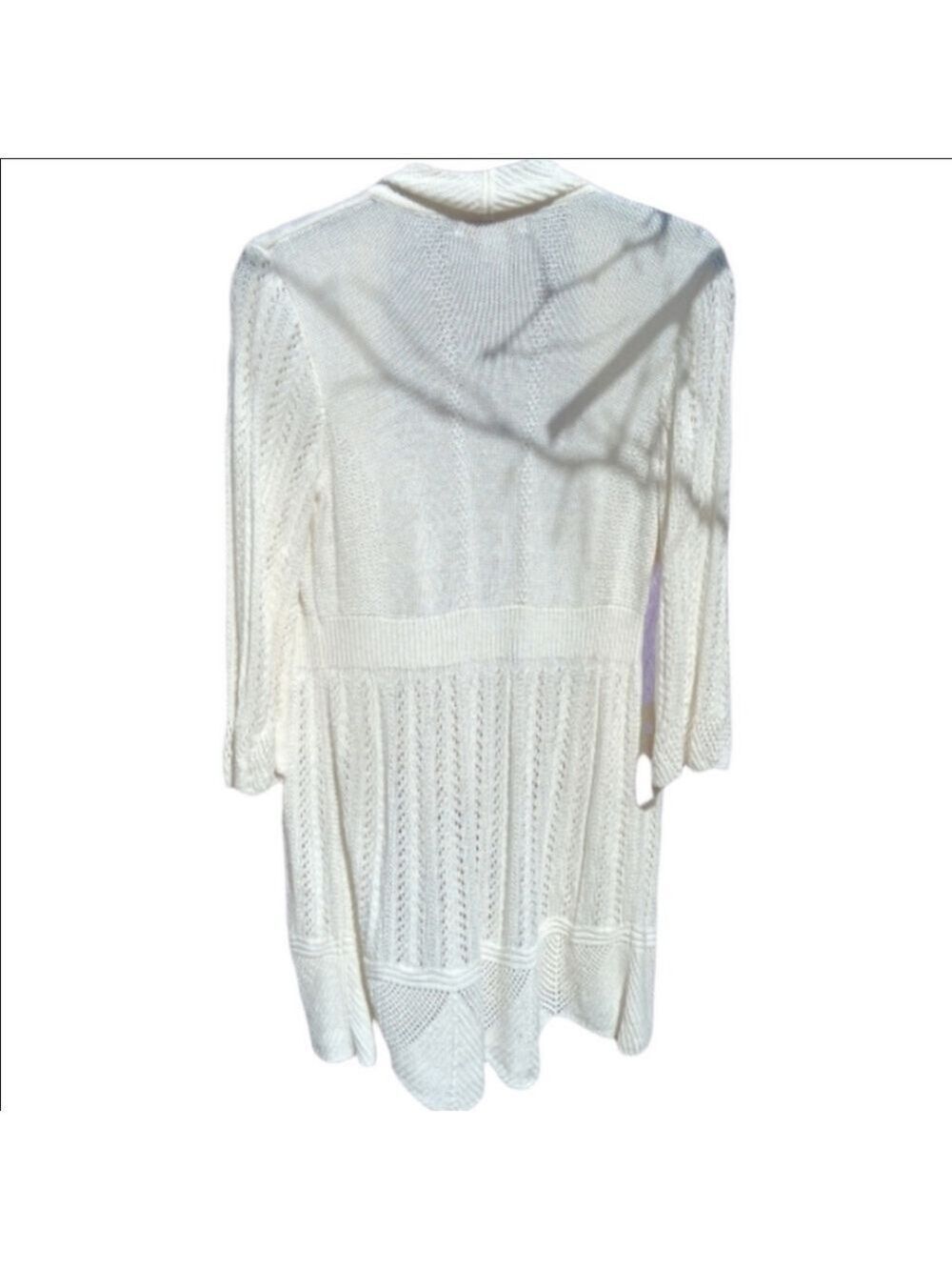 Lucy and Laurel Cream Colored Cardigan Sweater Scalloped Edges Size M